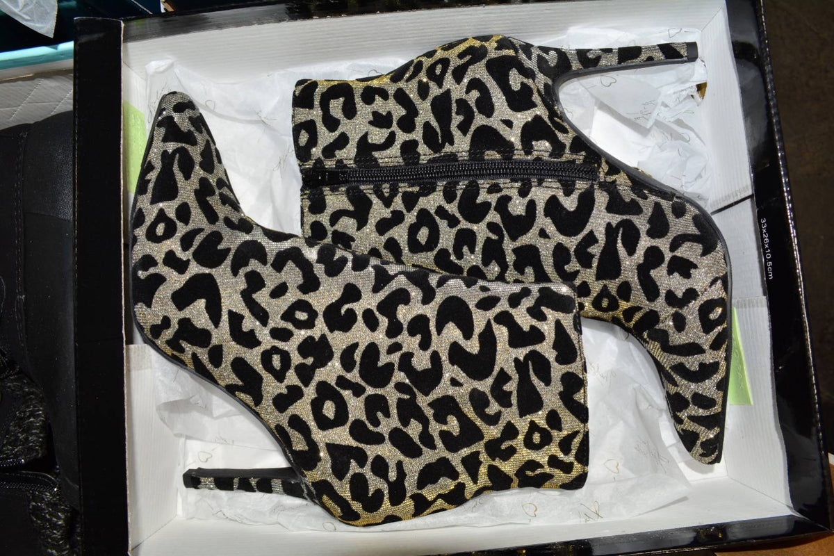Assorted Shelf Pull Fall/Winter Womens Shoes image 2