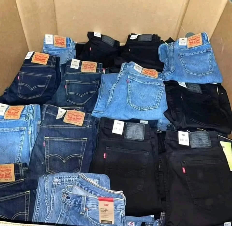 Levi’s Jeans Wholesale Pallets image 3