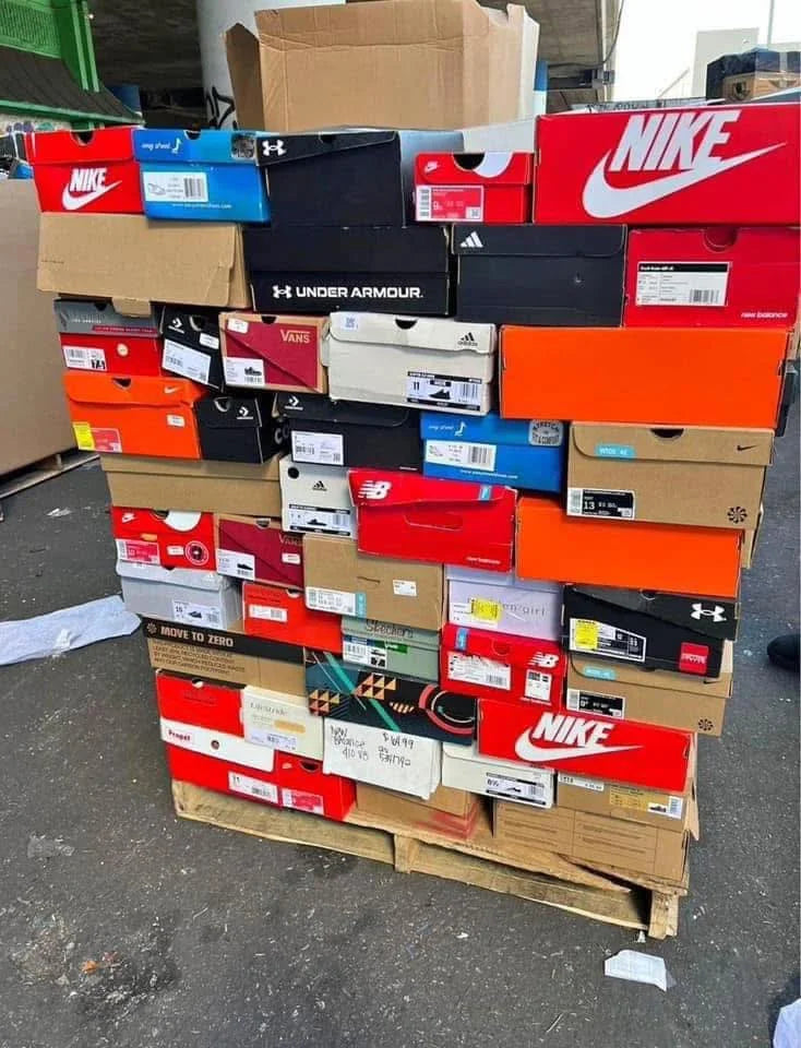 Sneakers Whole sale image 3
