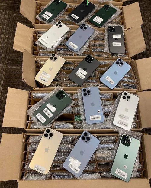 iPhone liquidation pallets image 0